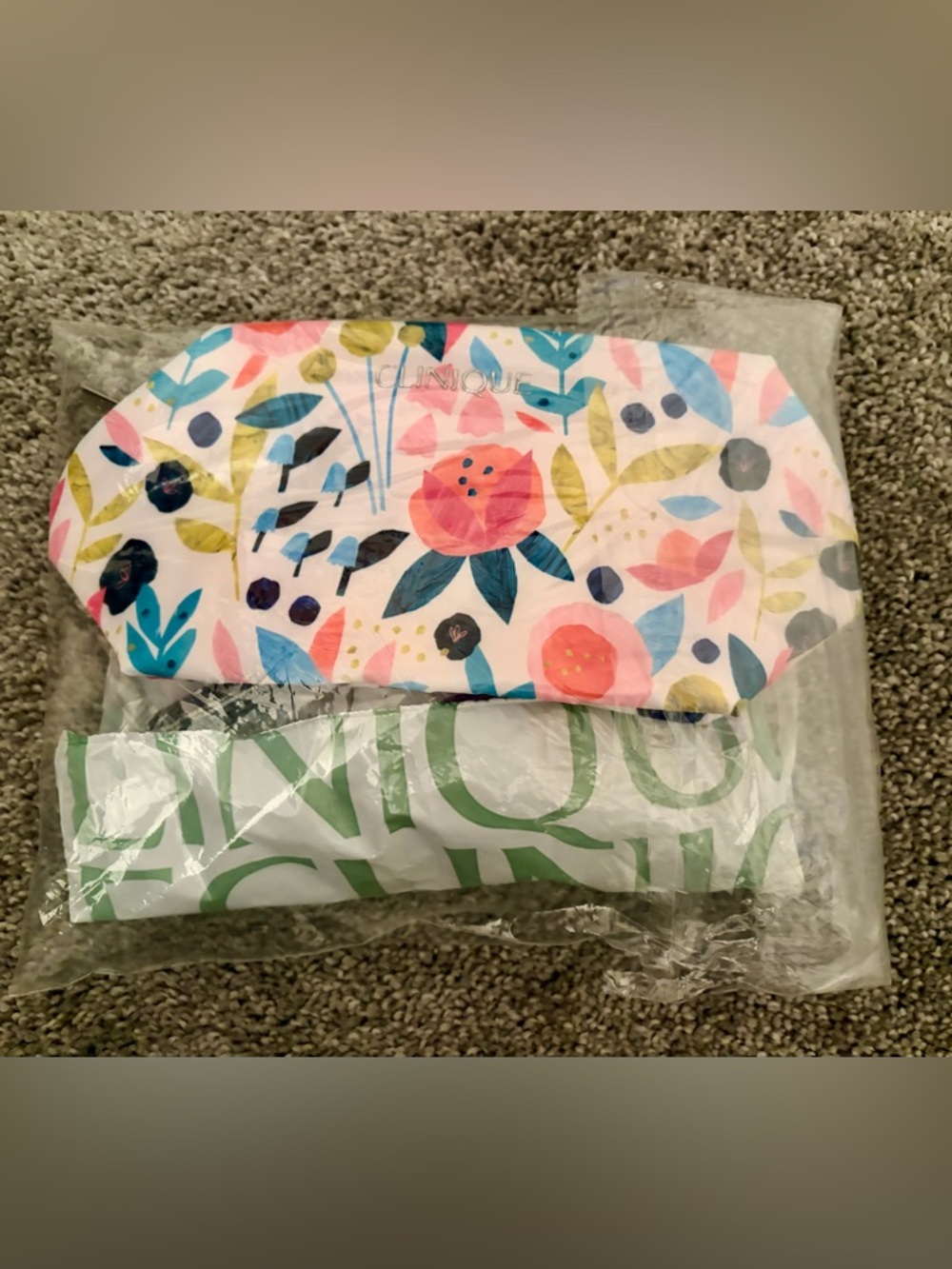 BRAND NEW! Clinique 6 Piece Gift Set Spring 2026 - Picture 3 of 4